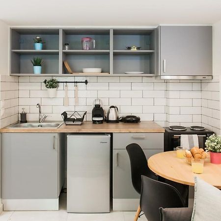 Be Based In This Groovy Loft In The City Center!! أثينا المظهر الخارجي الصورة